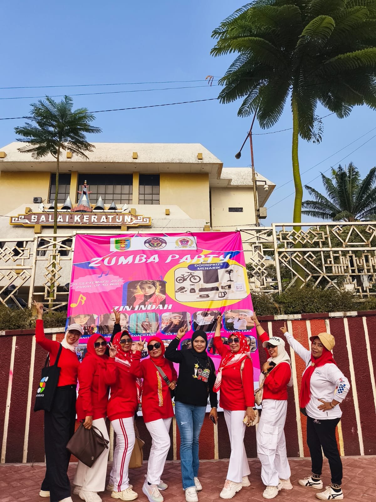 Senam Zumba Penuh Semangat, Bazar UMKM Merah Putih PWDPI Sukses Digelar Dihadiri 1.000 Peserta