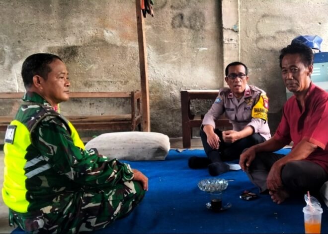 Jaga Jakarta On The Spot : Bhabinkamtibmas Jatiwarna Sambangi Tokoh Masyarakat, Ajak Warga Jaga Kamtibmas